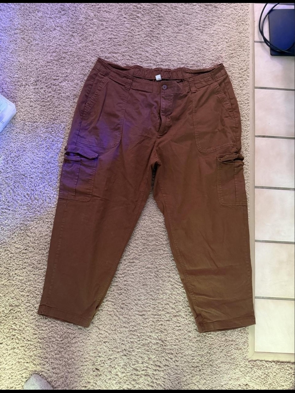 Old Navy Cargo Pants in Brown